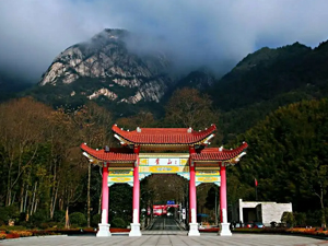 煙雨下游黃山，看別樣景色，南京大展團(tuán)建圓滿結(jié)束